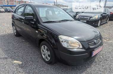 Хэтчбек Kia Rio 2007 в Ровно