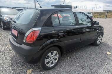 Хэтчбек Kia Rio 2007 в Ровно