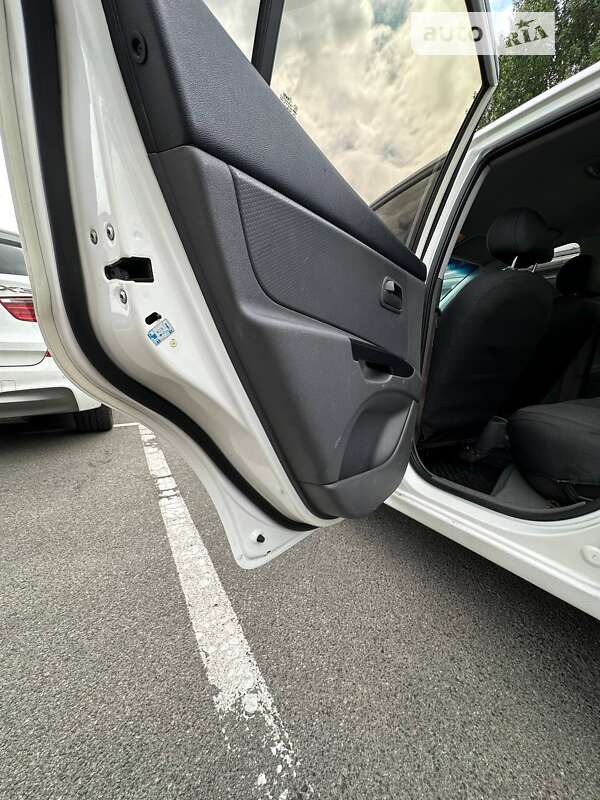 Седан Kia Rio 2010 в Києві