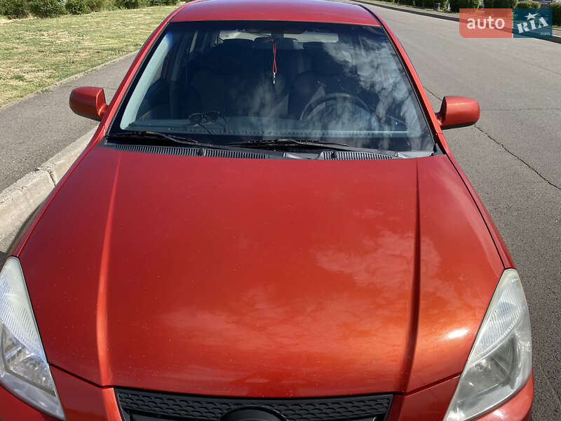 Хетчбек Kia Rio 2006 в Кривому Розі