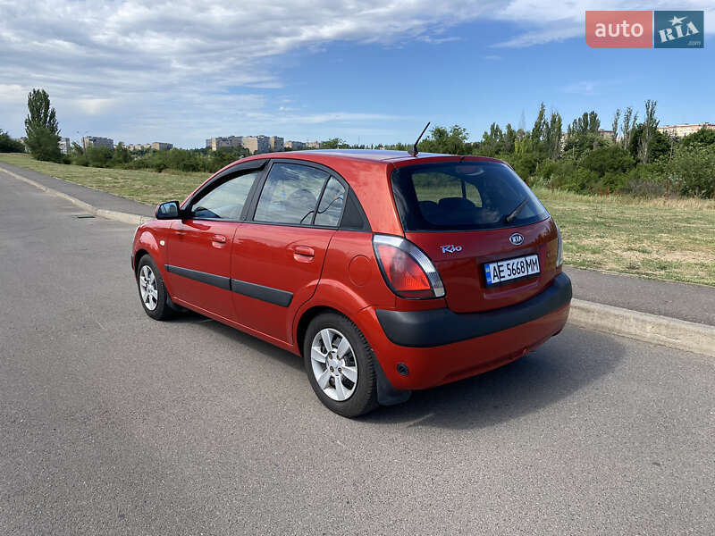 Хетчбек Kia Rio 2006 в Кривому Розі