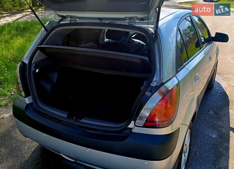 Хэтчбек Kia Rio 2006 в Буче
