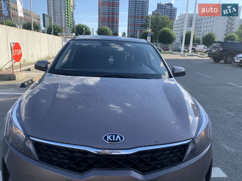 Седан Kia Rio 2021 в Киеве