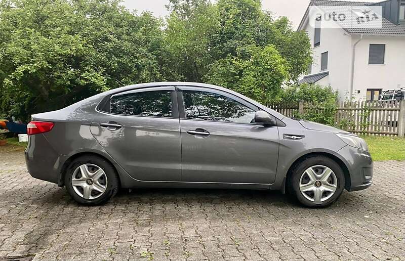 Седан Kia Rio 2011 в Дніпрі