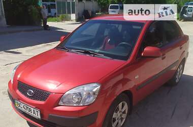 Седан Kia Rio 2006 в Новояворовске