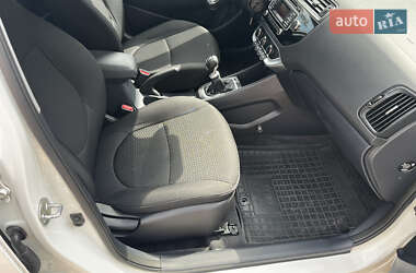 Седан Kia Rio 2017 в 