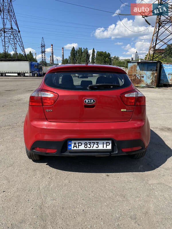 Хэтчбек Kia Rio 2013 в Запорожье