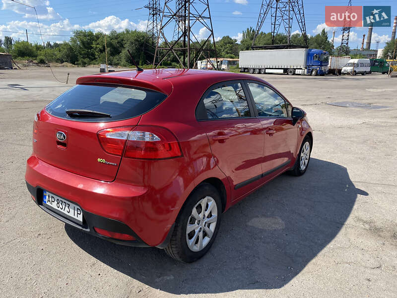 Хэтчбек Kia Rio 2013 в Запорожье