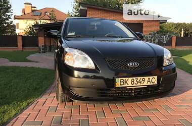 Седан Kia Rio 2008 в Луцке