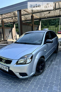 Хэтчбек Kia Rio 2010 в Львове