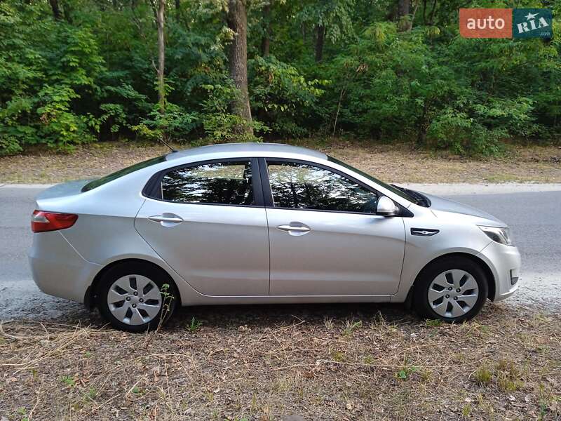 Седан Kia Rio 2012 в Харкові