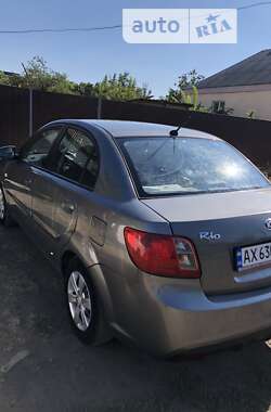 Седан Kia Rio 2011 в Лозовій