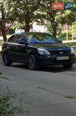 Седан Kia Rio 2006 в Конотопе