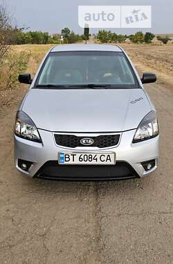 Седан Kia Rio 2011 в Херсоне