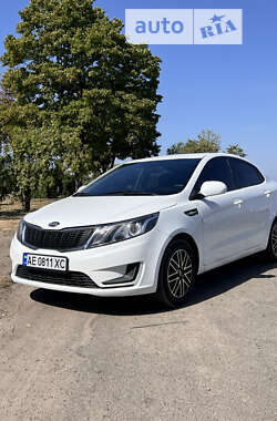 Седан Kia Rio 2013 в Днепре