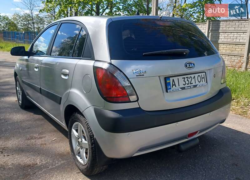 Хэтчбек Kia Rio 2006 в Буче