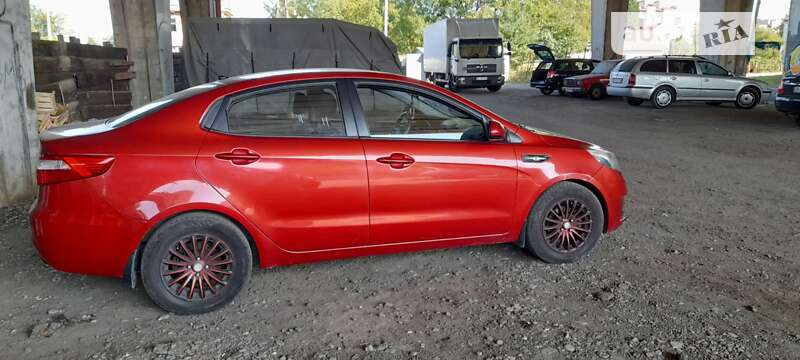 Седан Kia Rio 2011 в Львове
