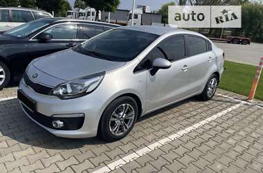 Седан Kia Rio 2016 в Киеве