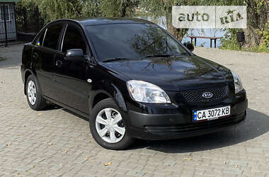 Седан Kia Rio 2007 в Шполі