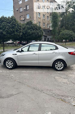 Седан Kia Rio 2013 в Запоріжжі