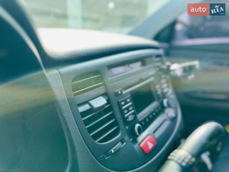 Седан Kia Rio 2010 в Днепре
