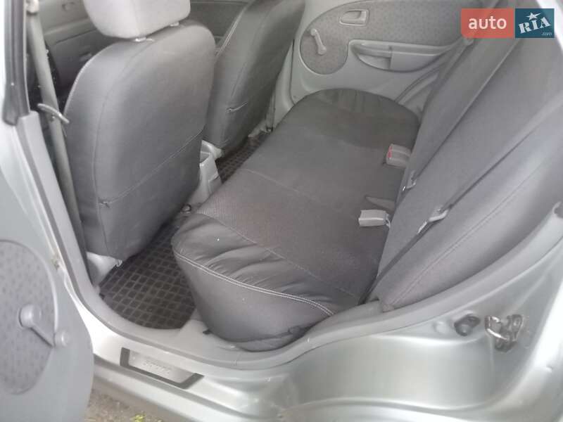 Седан Kia Rio 2005 в Козельщине