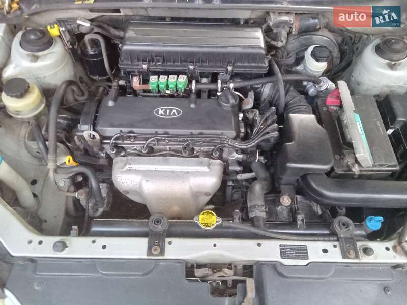 Седан Kia Rio 2005 в Козельщине