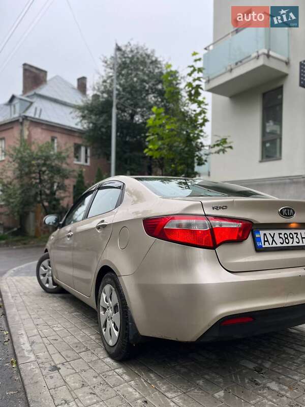 Седан Kia Rio 2012 в Львове