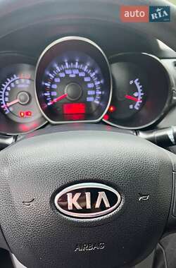 Седан Kia Rio 2012 в Львові