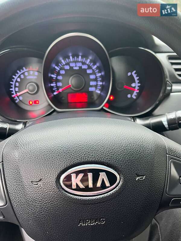 Седан Kia Rio 2012 в Львове