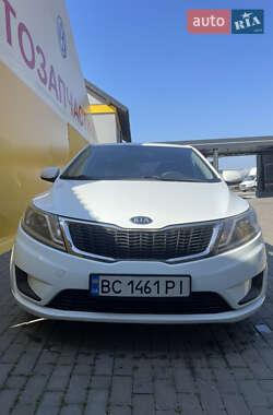 Седан Kia Rio 2012 в Новояворовске