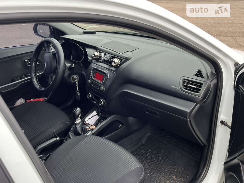 Седан Kia Rio 2012 в Києві