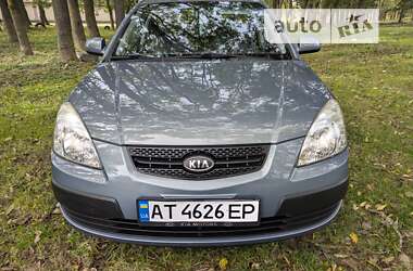 Хэтчбек Kia Rio 2008 в Коломые