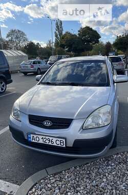 Хэтчбек Kia Rio 2007 в Хусте