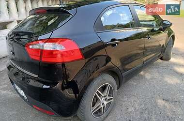 Хэтчбек Kia Rio 2011 в 