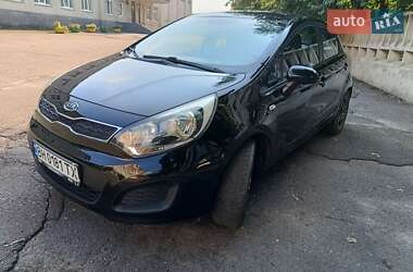 Хэтчбек Kia Rio 2011 в 