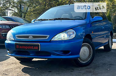 Седан Kia Rio 2002 в Сумах