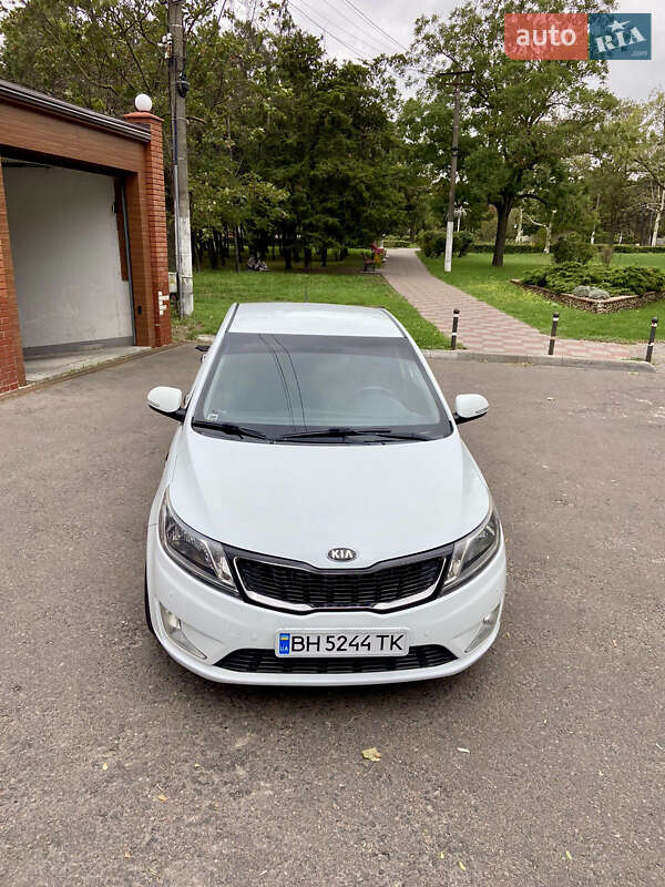 Седан Kia Rio 2013 в Черноморске