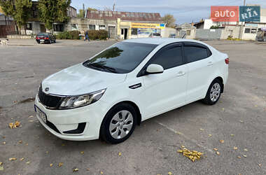 Седан Kia Rio 2012 в Кременчуге