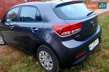 Хетчбек Kia Rio 2017 в Києві