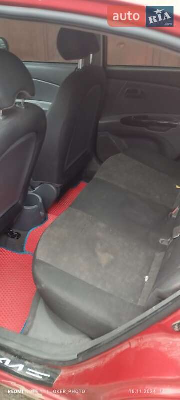 Хэтчбек Kia Rio 2011 в Чернигове