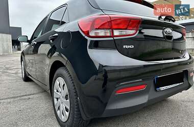 Хетчбек Kia Rio 2017 в Києві