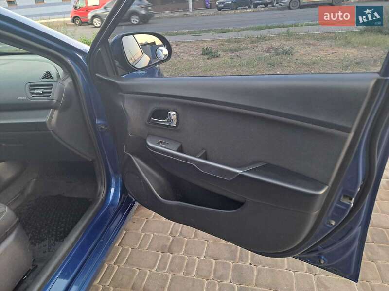 Седан Kia Rio 2013 в Харькове