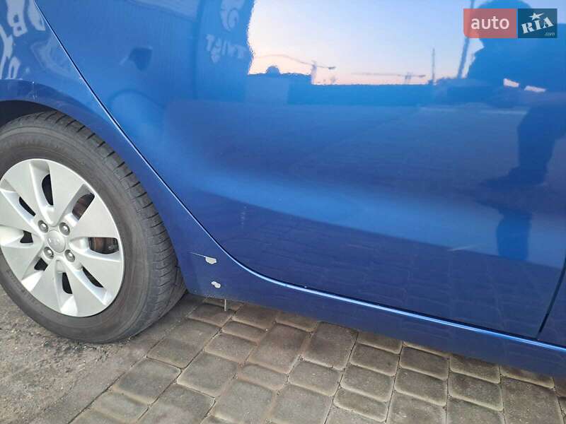 Седан Kia Rio 2013 в Харькове
