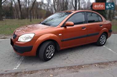 Седан Kia Rio 2007 в Запоріжжі