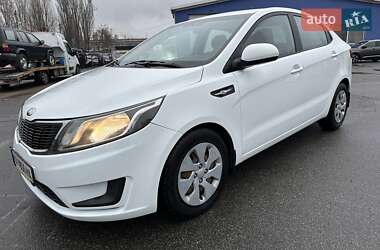 Седан Kia Rio 2014 в Киеве