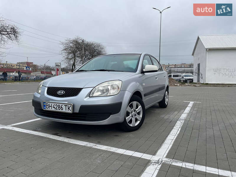 Седан Kia Rio 2007 в Одессе