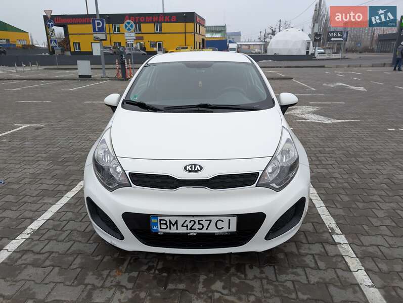 Хэтчбек Kia Rio 2013 в Киеве