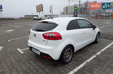 Хэтчбек Kia Rio 2013 в Киеве