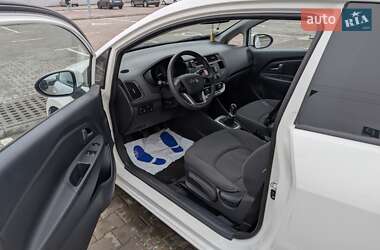 Хэтчбек Kia Rio 2013 в Киеве